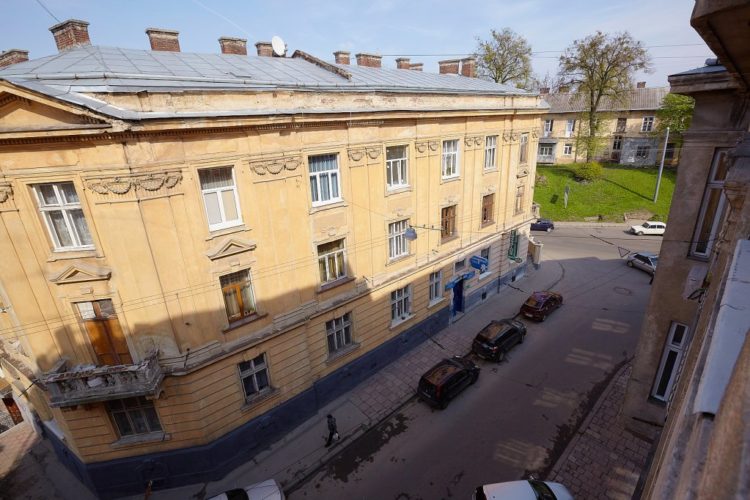 3 – кімнатна квартира по вул. Костомарова