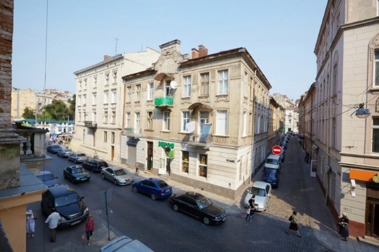 2 – кімнатна  по вул. Театральна 23