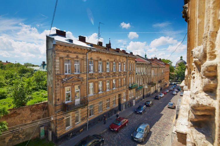 2 – кімнатна по вул. Лисенка 9
