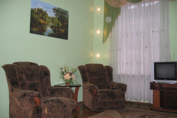 3 – кімнатна по вул. Куліша 25 (біля Оперного театру)