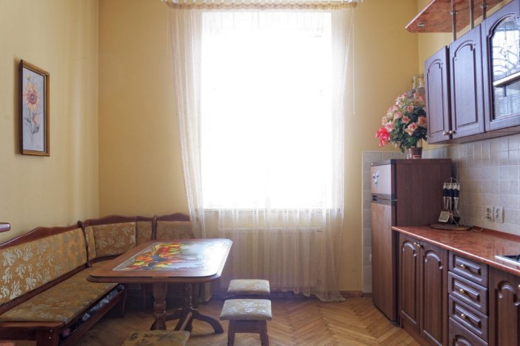 4 – кімнатна по вул. Левицького 70