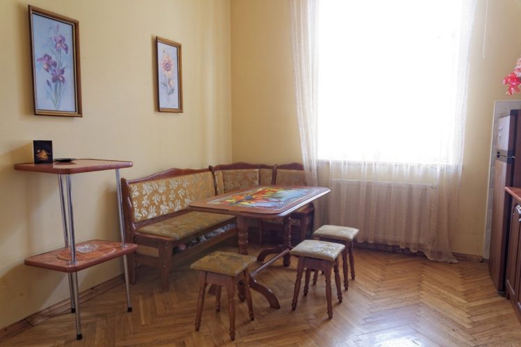 4 – кімнатна по вул. Левицького 70